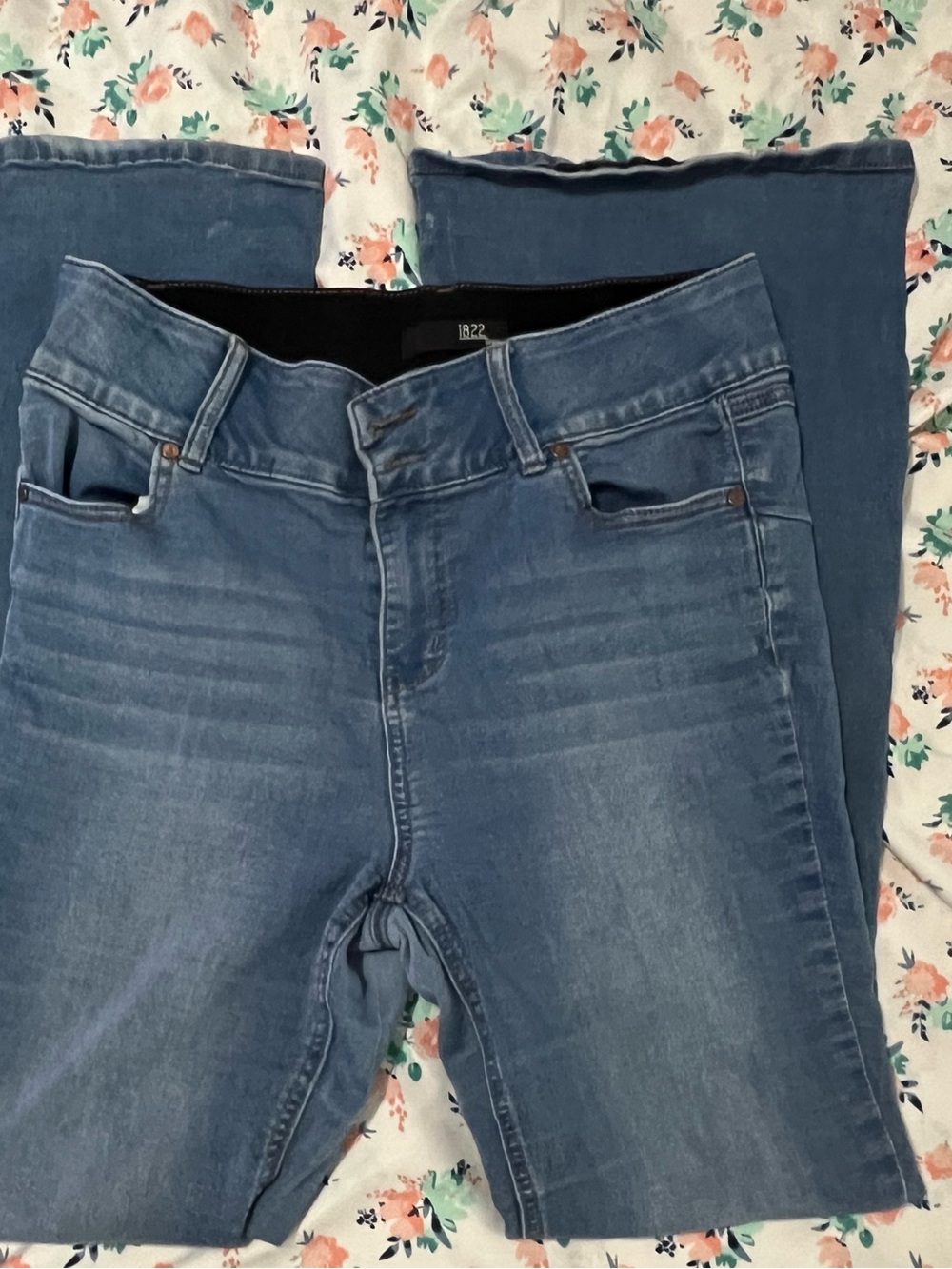 1822 High waisted Flare Jeans - Size 12